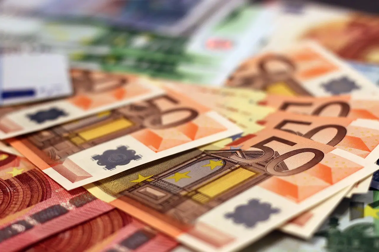 Povećava se prosečna plata u Srbiji! Oglasila se i Vlada, prosek do kraja godine 1.000 €!