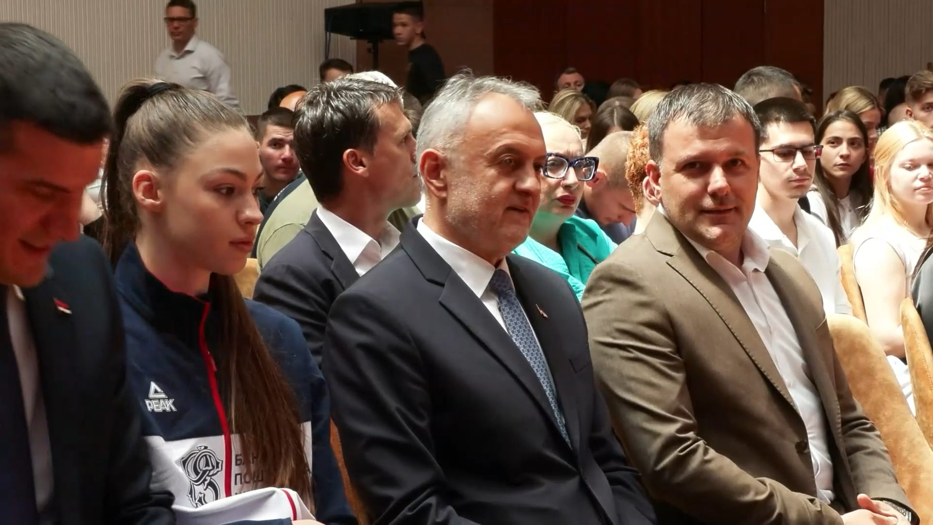Ministar sporta Zoran Gajić govori na dodeli stipendija